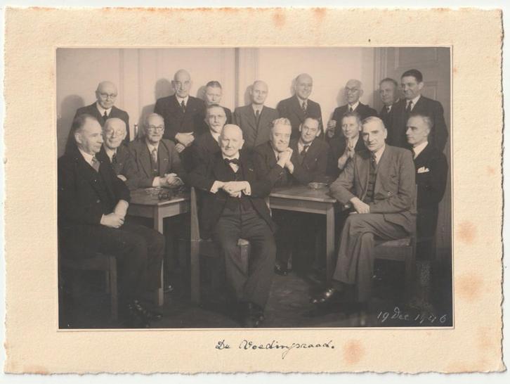 Grote foto leden Voedingsraad 1946, Verzamelen, Foto's en Prenten, Gebruikt, Foto, Overige onderwerpen, 1940 tot 1960, Verzenden