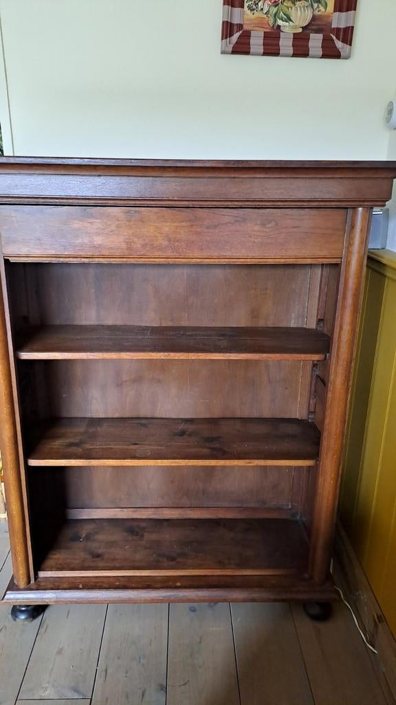 Kleine lage oude boekenkast met lade, Huis en Inrichting, Kasten | Boekenkasten, Ophalen of Verzenden