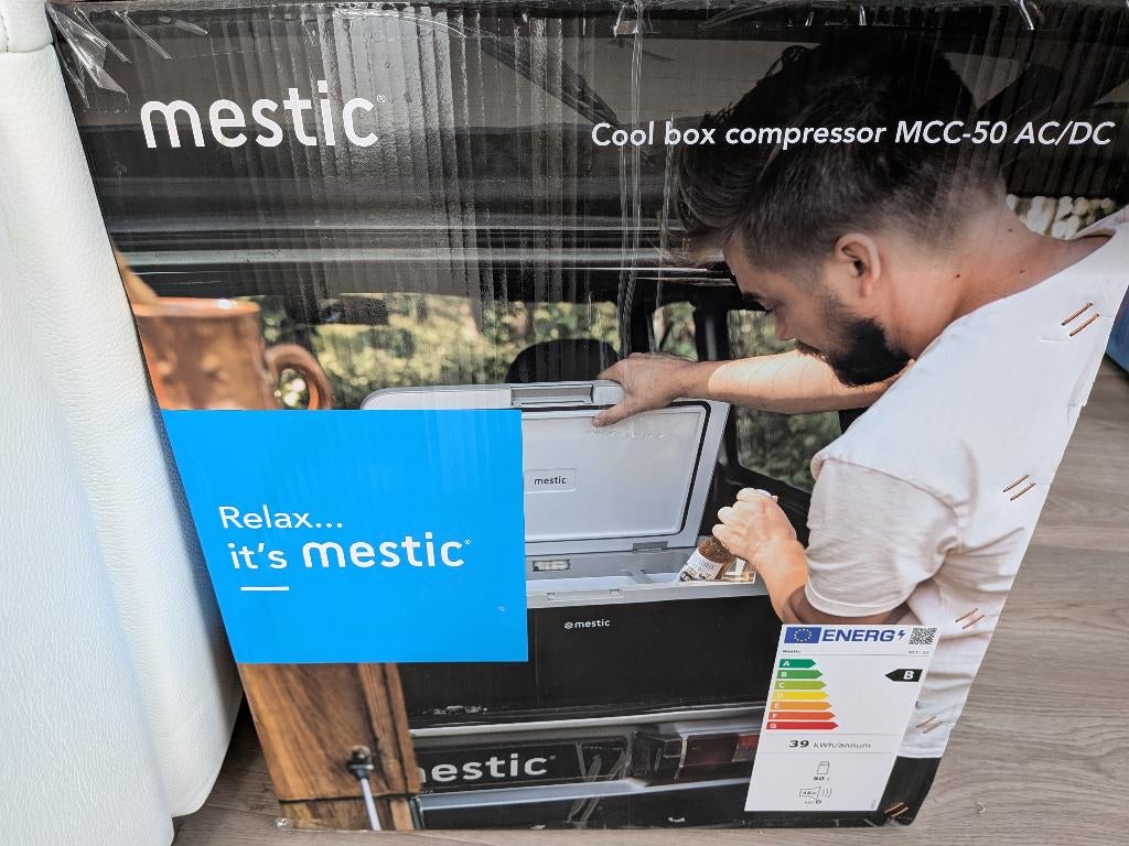 Zo goed als nieuw : Mestic koelbox mcc 50 ac/dc, Caravans en Kamperen, Koelboxen, Ophalen of Verzenden, Zo goed als nieuw, Koelbox