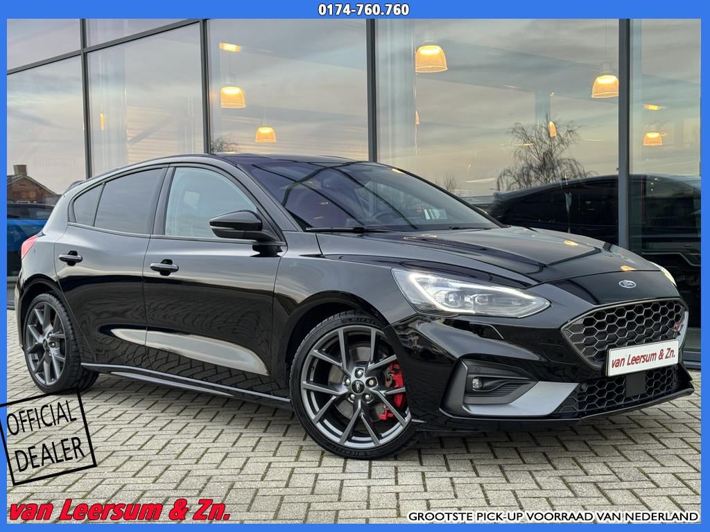 Ford Focus 2.3 EcoBoost ST-3 | Head-up | Performance Pack |, Auto's, 1408 kg, 4 cilinders, Origineel Nederlands, Handgeschakeld