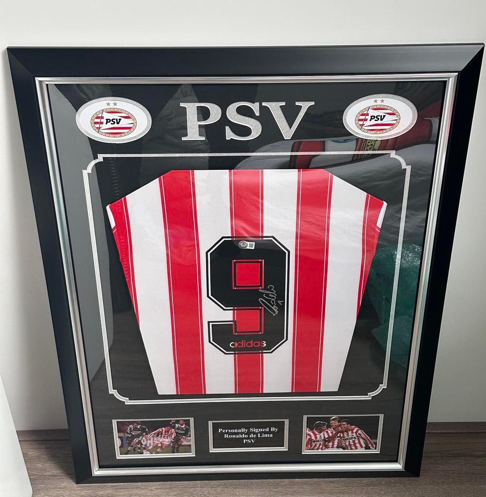 Ronaldo Lima PSV signed jersey in luxe frame, Verzamelen, Sportartikelen en Voetbal, Ophalen of Verzenden, Nieuw, PSV, Shirt