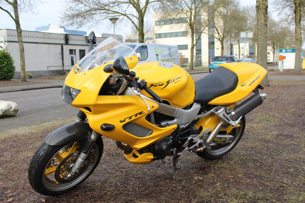 Honda VFR 1000 VFR1000F Fire Storm, Motoren, Motoren | Honda, Bedrijf, Sport, Meer dan 35 kW, 998 cc