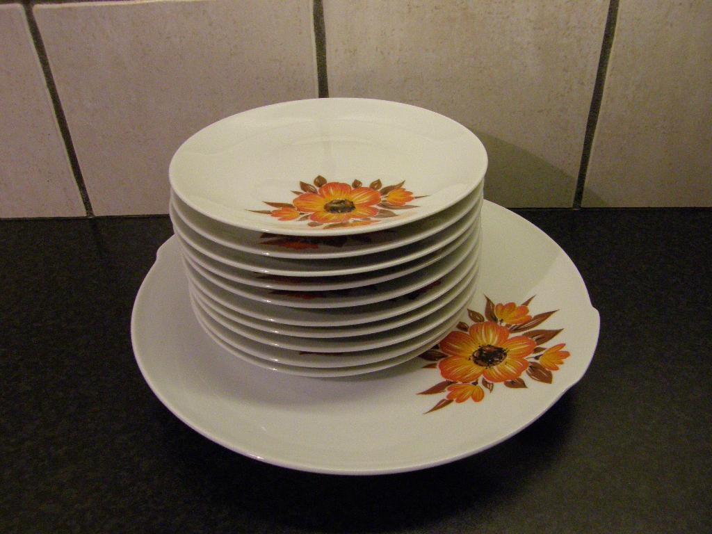 Gebakstel Winterling Marktleuthen Bavaria Jaren ‘70, Ophalen of Verzenden, Zo goed als nieuw, Bord(en), Overige stijlen