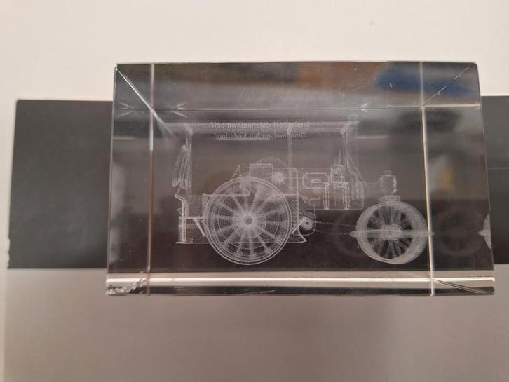 Glazen presse-papier met 3D-afbeelding van stoomwals, Antiek en Kunst, Antiek | Glas en Kristal, Ophalen of Verzenden