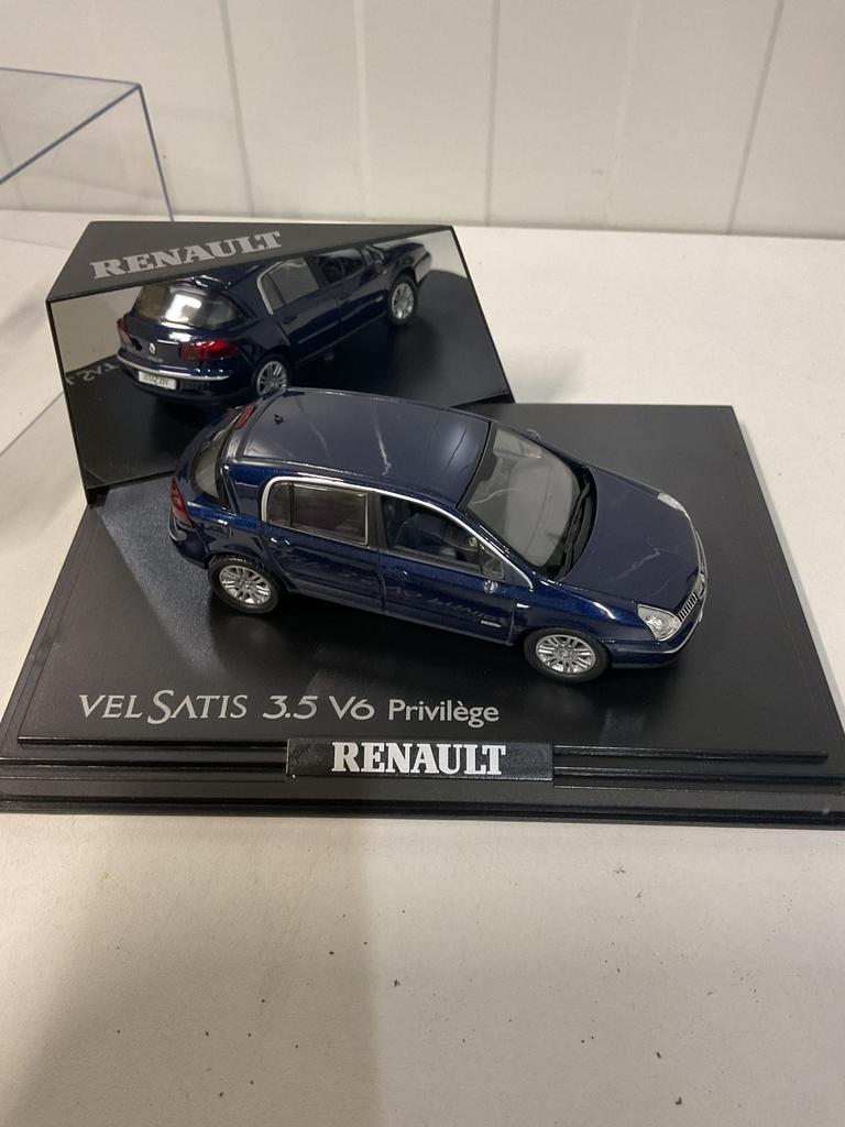 Renault Vel Satis 3.5 V6 Privilege in showcase vitrine, Ophalen, Zo goed als nieuw, Auto