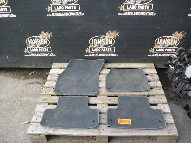 Range Rover Evoque vloer matten set grijs stof LR052683, Auto-onderdelen, Interieur en Bekleding, Admin@jansenlaroparts.nl, Ophalen of Verzenden