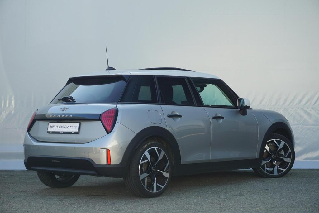 MINI 5-deurs Cooper C | Classic Uitvoering | Pakket M | Head, Stof, Gebruikt, 156 pk, Met garantie (alle)