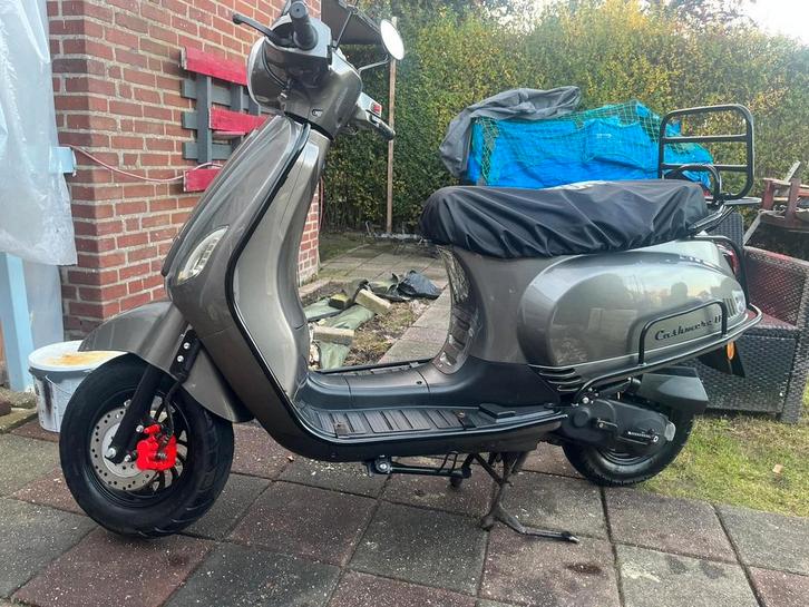 Djjd Casmere 50 4T euro 4, Fietsen en Brommers, Scooters | Overige merken, Zo goed als nieuw, Maximaal 45 km/u, Benzine, Ophalen