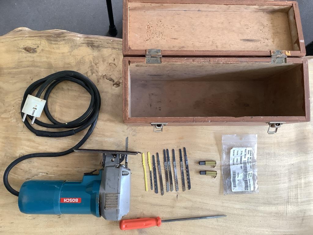 Bosch Decoupeerzaag met handgemaakte koffer + 2 koolborstels, Doe-het-zelf en Verbouw, Gereedschap | Zaagmachines, Gebruikt, Decoupeerzaag