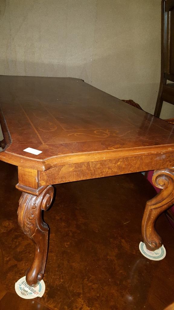 Chippendale barok salontafels, Ophalen