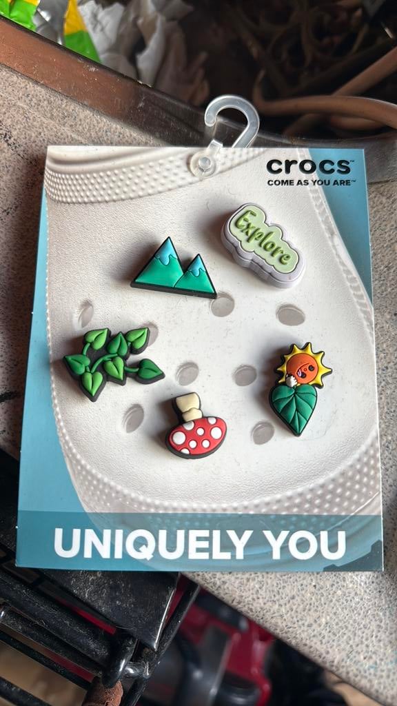 Nieuw !!!!  Crocs jibbitz charms explore, 4 bedels of meer, Ophalen of Verzenden, Nieuw, Overige merken