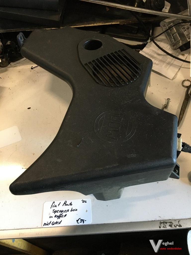 Fita Punto 2002 Speakerbox in kofferbak, Ophalen of Verzenden, -, -, -