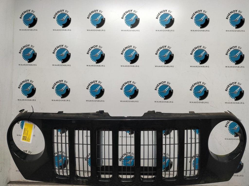 JEEP CHEROKEE KJ CRD Renegade GRILLE 2005, Ophalen of Verzenden, Gebruikt, Stiba lid