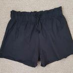 Zwarte korte broek 146/152 Hema, Broek, Meisje, Ophalen of Verzenden, Zo goed als nieuw