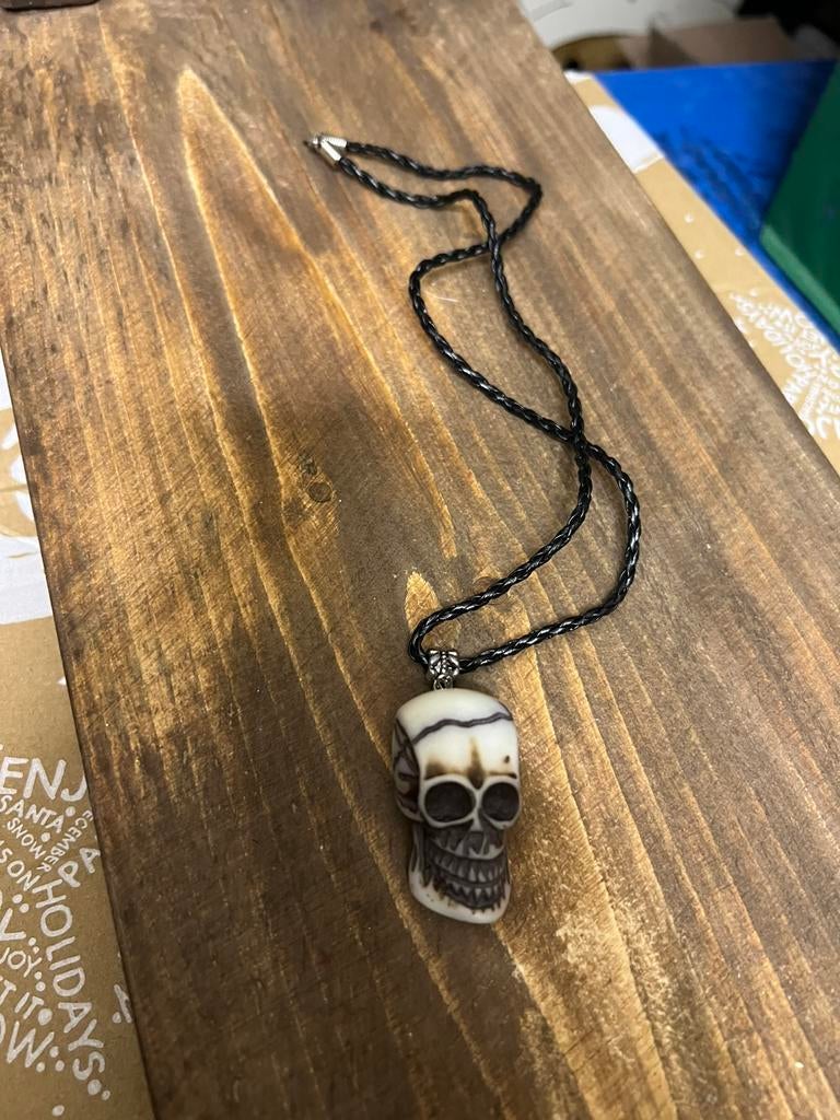 Doodshoofd ketting carnaval, Kleding | Dames, Ophalen, Zo goed als nieuw, Carnaval