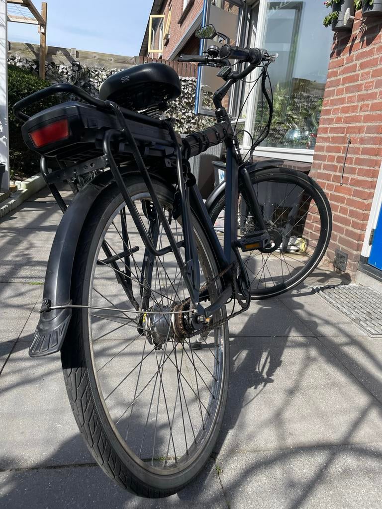 Zwarte elektrische fiets (accu defect), Fietsen en Brommers, Elektrische fietsen, Gebruikt, Overige merken, 51 tot 55 cm, Minder dan 30 km per accu