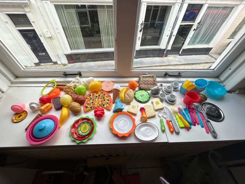 Grote speelgoed eten en servies set voor kinderen, Kinderen en Baby's, Speelgoed | Overig, Ophalen of Verzenden, Gebruikt, Jongen of Meisje