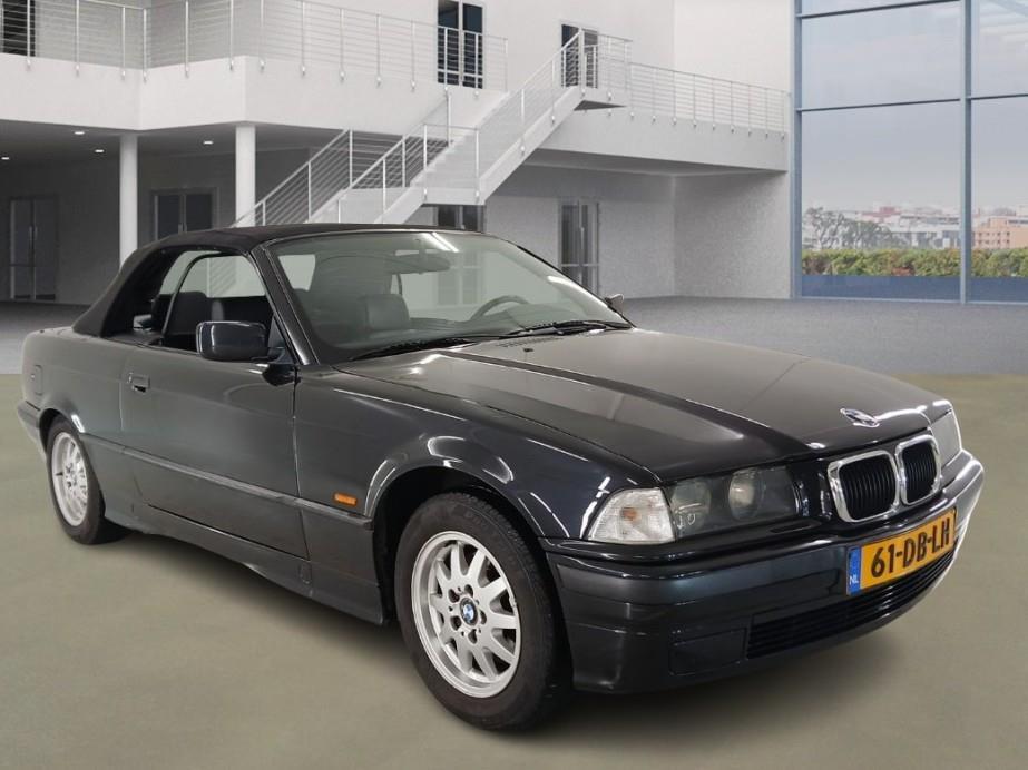 BMW 3-serie Cabrio 318i Executive 1e Eig NL-auto Youngtimer, Auto's, BMW, 1345 kg, Achterwielaandrijving, Gebruikt, Zwart