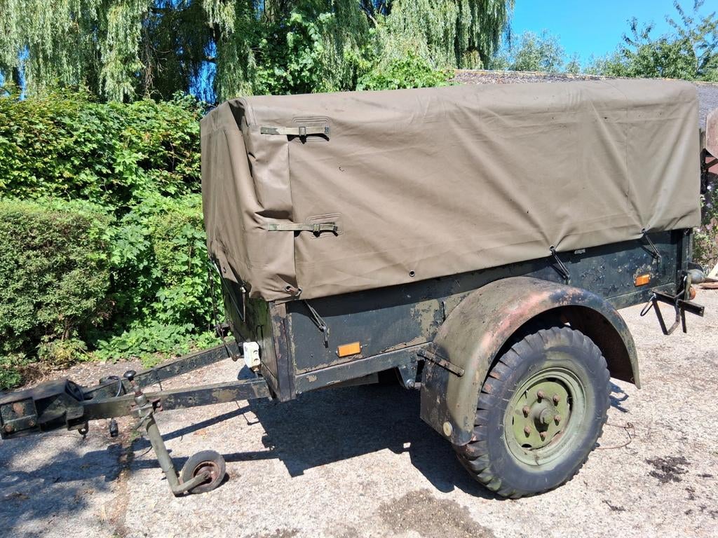 Robuuste militaire aanhanger met huif, Ophalen, Gebruikt