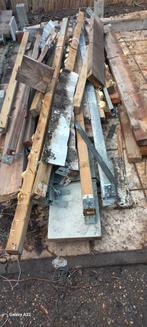 Gratis hout, balken, metaal en betonvoeten, Ophalen, 50 mm of meer, Balk, Minder dan 200 cm