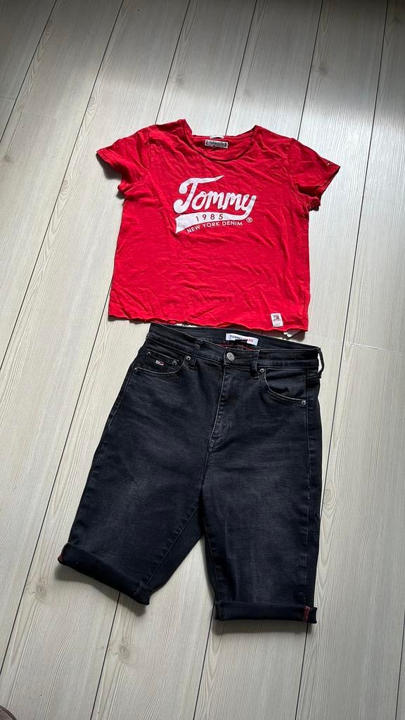 164 158 tommy hilfiger korte broek en rood t shirt set, Ophalen of Verzenden, Gebruikt, Jongen of Meisje, Setje