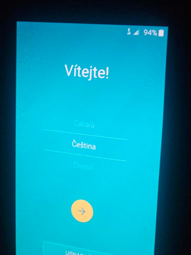 Samsung J3 met hoesjes en lader, Telecommunicatie, Mobiele telefoons | Samsung, Gebruikt, Overige modellen, Zwart, Touchscreen