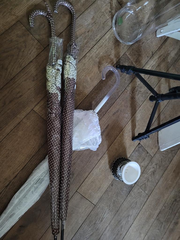 Nieuwe paraplu's polka dot vintage look p/st 9.95, Heikant 21 Kaatsheuvel, Bruin, Belle Vieille Brocante, Nieuw