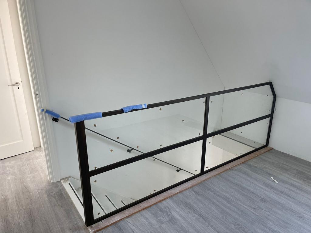 Balustrade - Trapleuning - Planken -Wandsteun -Stalen rekken, Ophalen of Verzenden, Nieuw