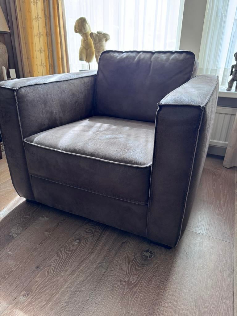 Robuust leren fauteuil en bank, Ophalen, Zo goed als nieuw, 75 tot 100 cm