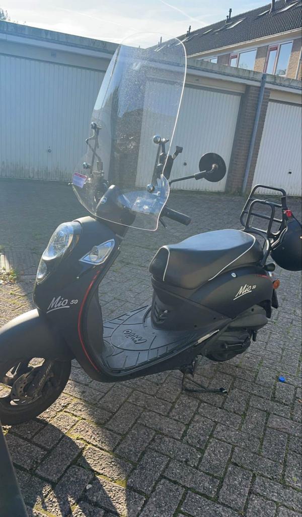 SYM Mio 50 Scooter - Lage km-stand, incl. extra's, Fietsen en Brommers, Scooters | SYM, Gebruikt, Maximaal 45 km/u, Benzine, Ophalen