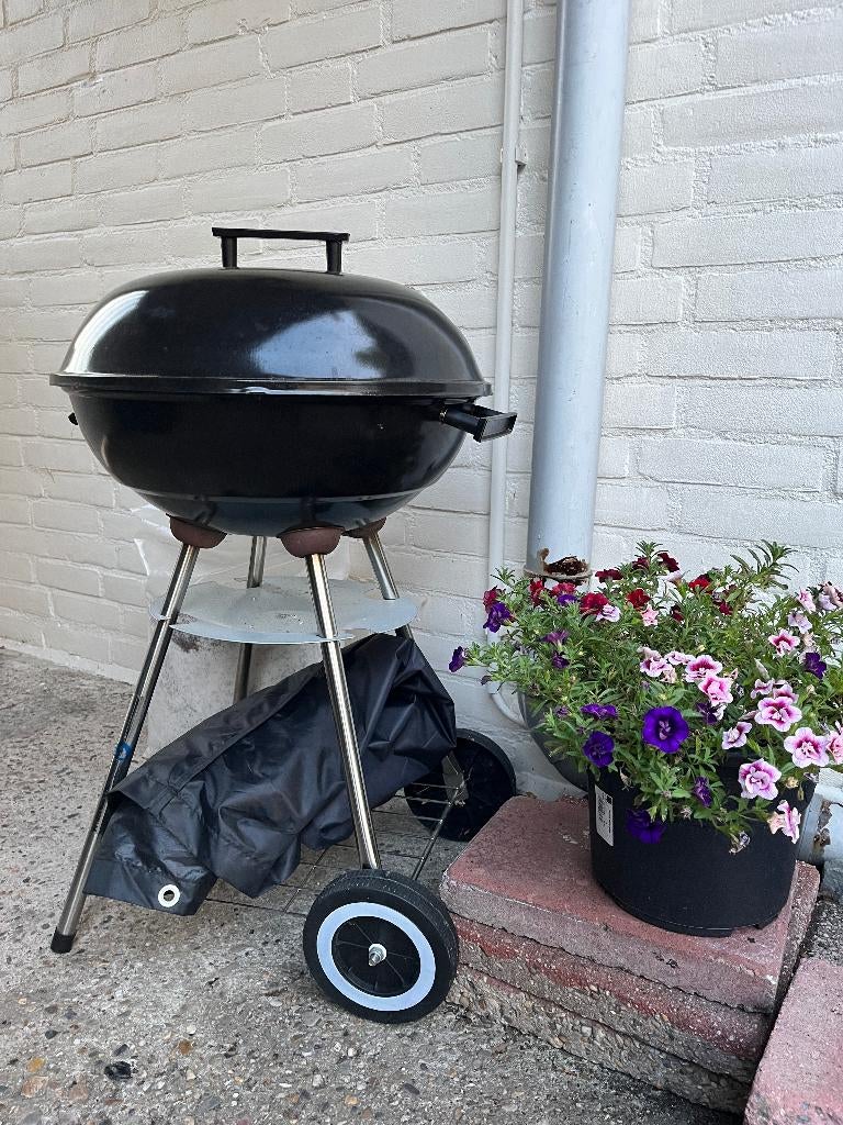 Barbecue Met nog wat kolen BBQ Houtskool, Ophalen, Gebruikt