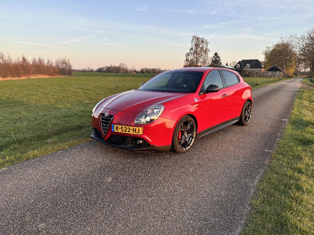 Alfa Romeo Giulietta quadrifoglio Launch Edition automaat, USB, 4 cilinders, 14 km/l, Particulier