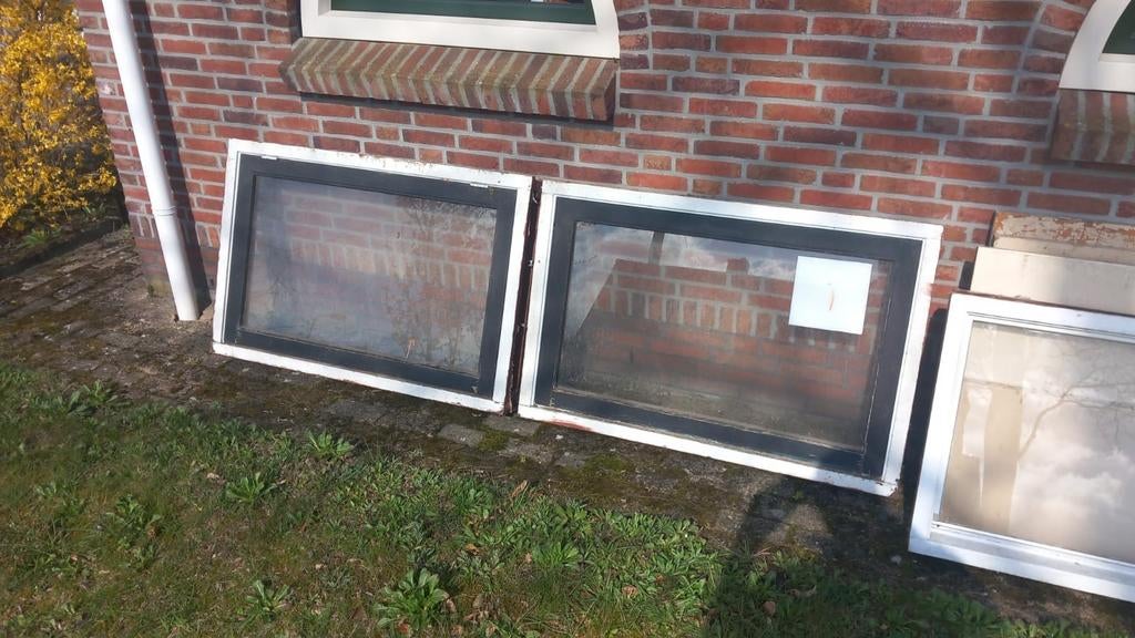 Kozijnen met ramen, verschillende afmetingen, Raamkozijn, 75 tot 150 cm, Hout, Ophalen