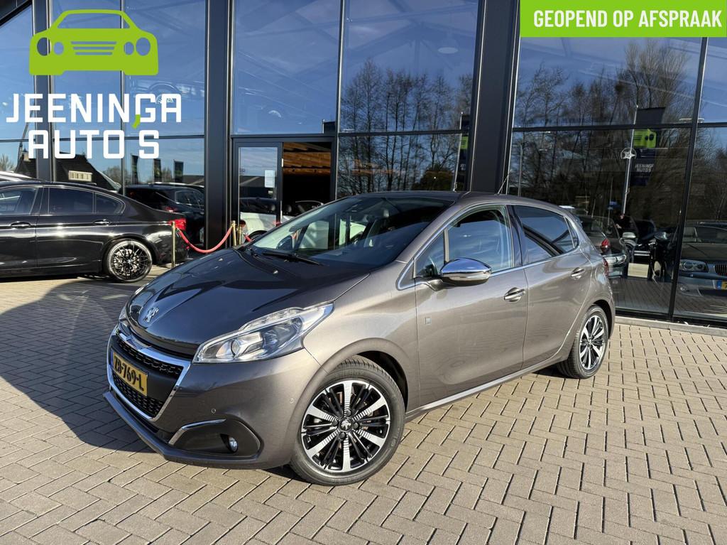 Peugeot 208 1.2 PureTech Signature|Navi|Camera|Trekhaak, Voorwielaandrijving, Stof, Gebruikt, 1199 cc