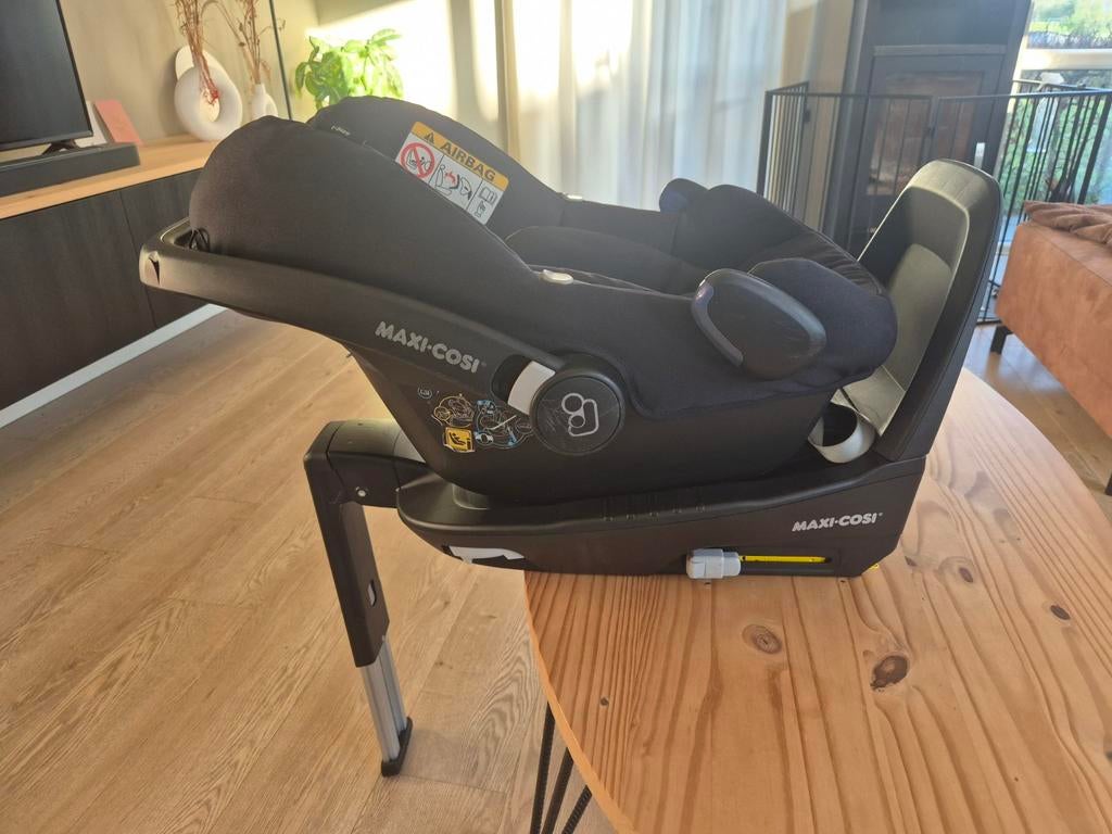 Maxi cosi (groep 0) + isofix (familyfix 2)base te koop!, Ophalen, Gebruikt, Isofix, 0 t/m 13 kg