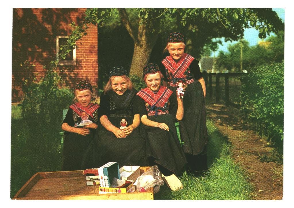 802284 Staphorst 80+ Ov Klederdracht Gelopen met Postzegel