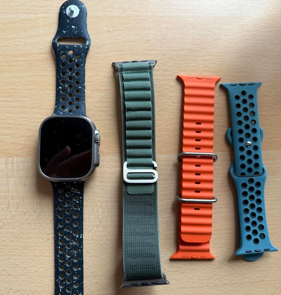 Apple Watch Ultra (1e gen) met bandjes en oplader, Apple Watch ⌚️, IOS, Ophalen of Verzenden, Zo goed als nieuw