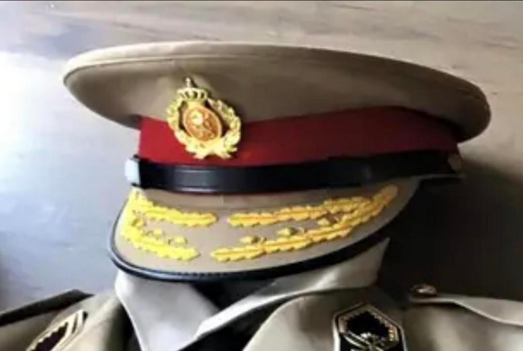 Gezocht: DTT Tropen Tenue Pet Hoofdofficier DT2000, Verzenden, Landmacht, Nederland, Helm of Baret