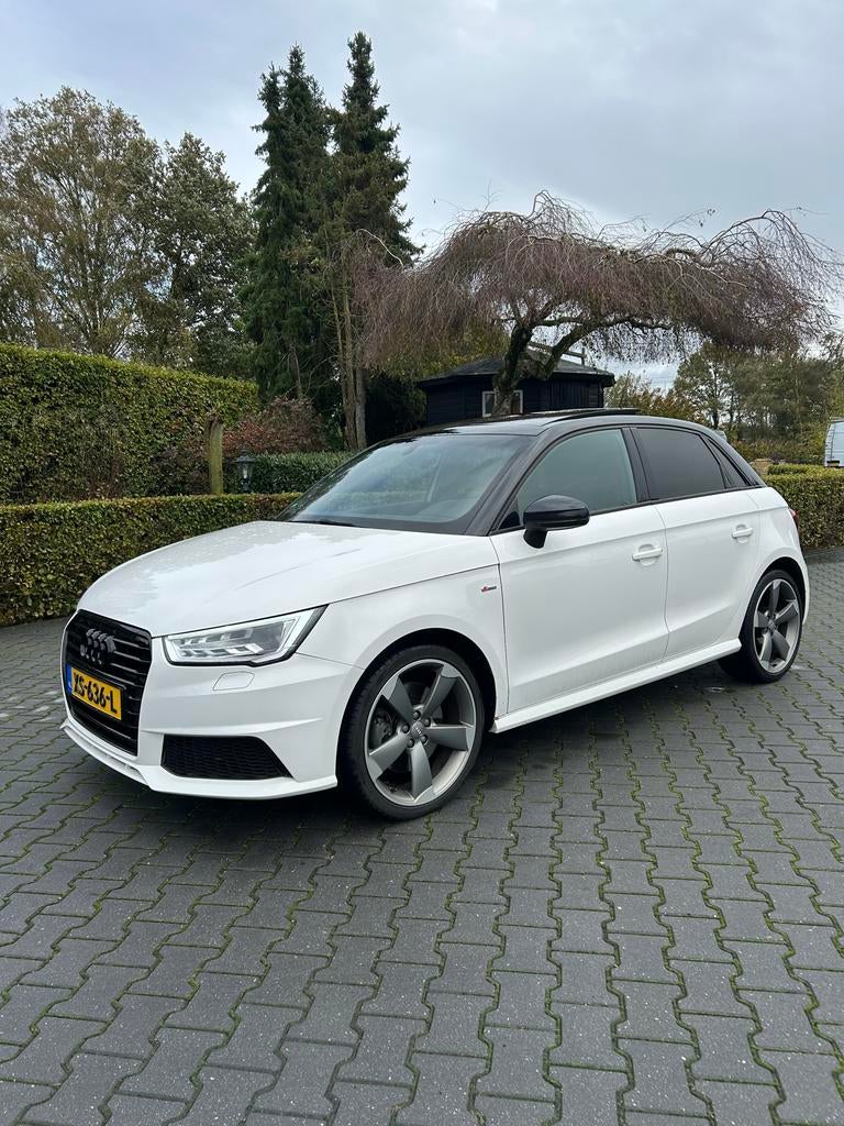 Audi A1 1.8TFSI 141KW SB S-tr7 EU6 2015 Wit, Auto's, A1, 4 stoelen, Wit, 1200 kg