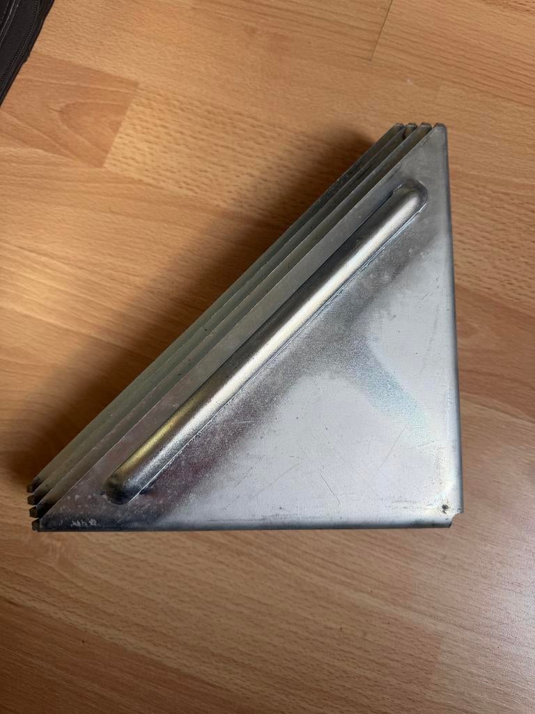 Hoekprofiel 200x200x5mm - 18 stuks, Doe-het-zelf en Verbouw, IJzerwaren en Bevestigingsmiddelen, Gebruikt, Overige typen, Ophalen