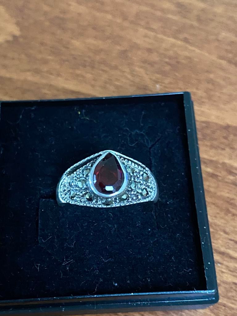 Ring zilver met granaat en marcasiet maat 54, Ophalen of Verzenden, 17 tot 18, Zilver, Dame