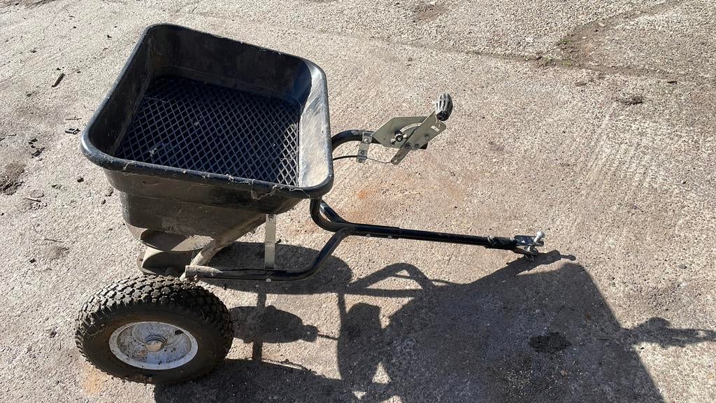 Strooiwagen graszaad, Tuin en Terras, Ophalen, Gebruikt