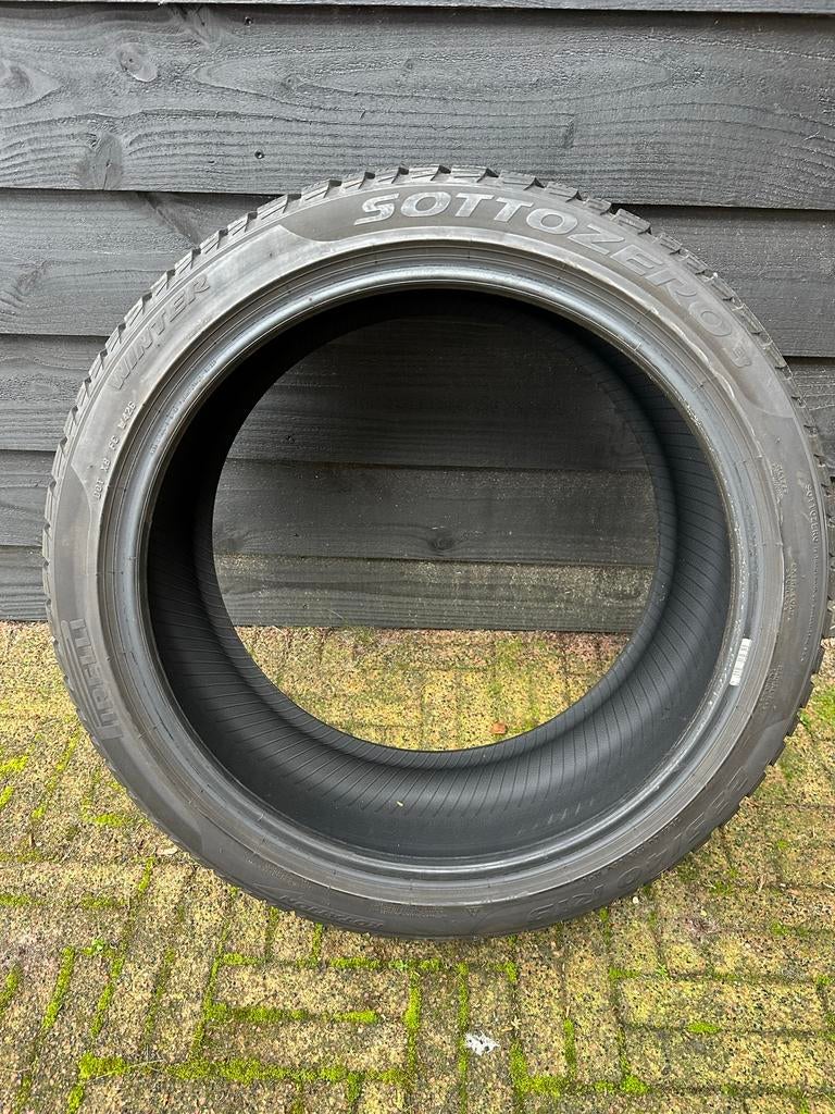 Pirelli Winterband Sottozero 3 - 235/35 R19 6,5mm, Auto-onderdelen, Banden en Velgen, Gebruikt, ., Winterbanden, 235 mm