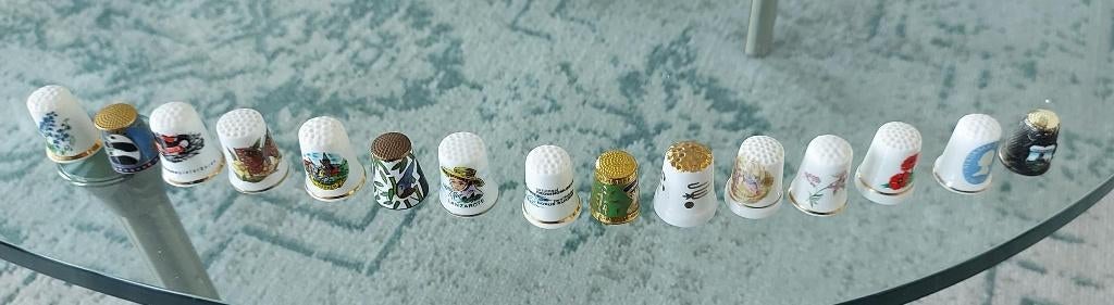 Letterbak figuurtjes vingerhoedjes 15 stuks, Ophalen, Zo goed als nieuw