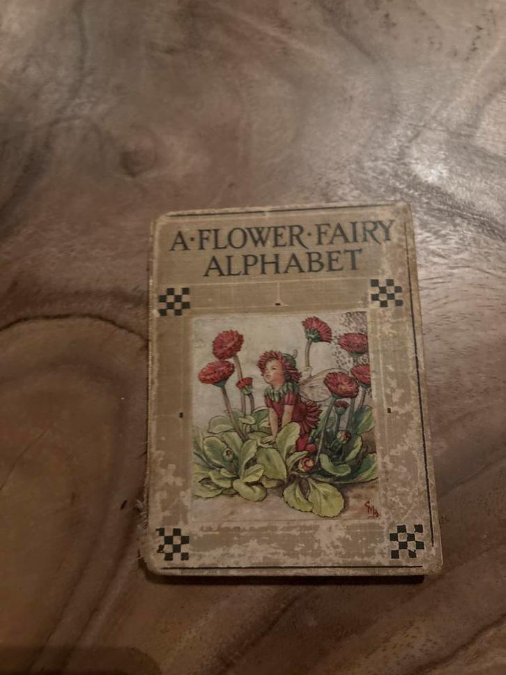 A Flower Fairy Alphabet - Cicely Mary Barker (Gehavend), Boeken, Kinderboeken | Jeugd | onder 10 jaar, Gelezen, Sprookjes, Ophalen of Verzenden
