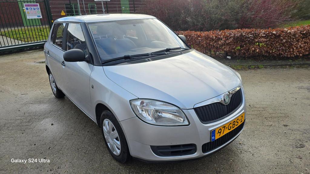 Skoda Fabia 1.2 5 DEURS NIEUWE MODEL RIJDT PERFECT!, Auto's, Skoda, Voorwielaandrijving, 60 pk, 1198 cc, Origineel Nederlands