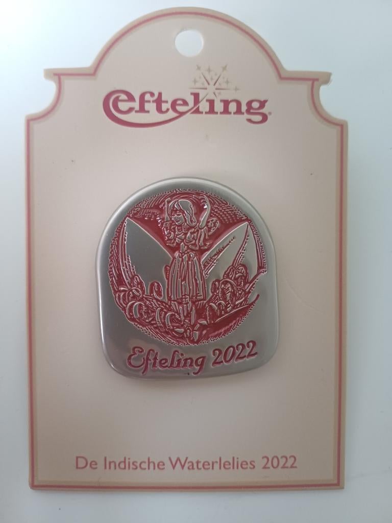 Efteling jaarpin 2022 'De indische waterlelies', Verzamelen, Efteling, Ophalen of Verzenden, Zo goed als nieuw, Button of Speldje