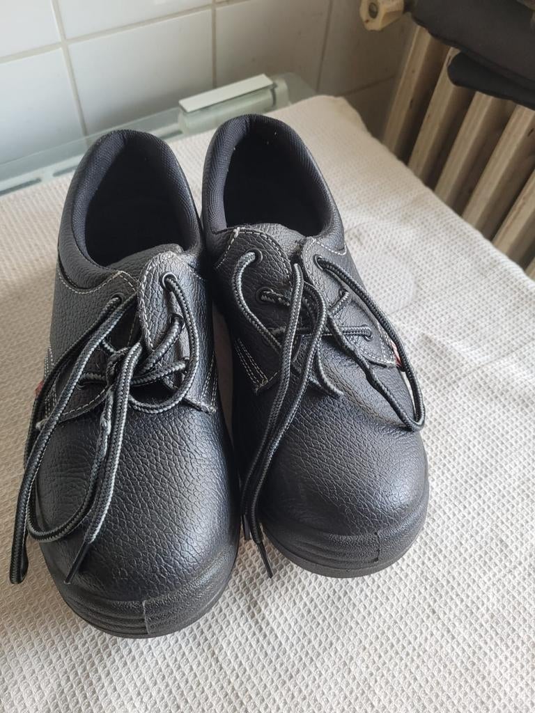 Veiligheidsschoenen maat 39 40 mile oil and slip resistant, Ophalen of Verzenden