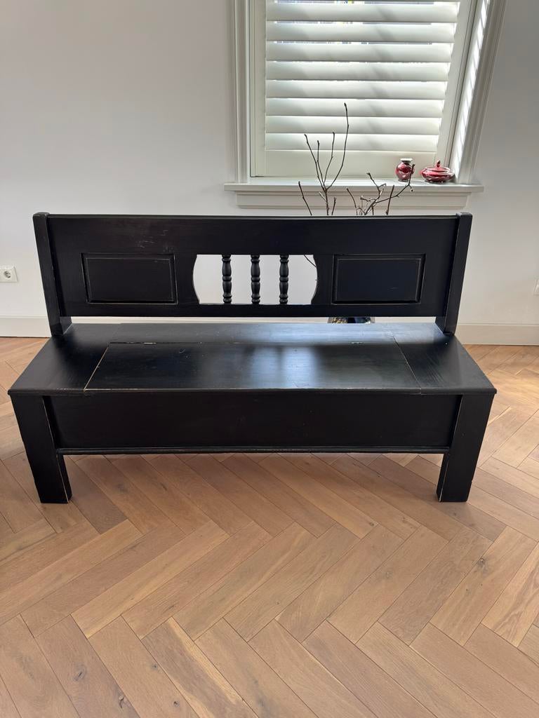 Zwart kerkbankje met handige opbergruimte, Ophalen of Verzenden, Rechthoekig, Hout