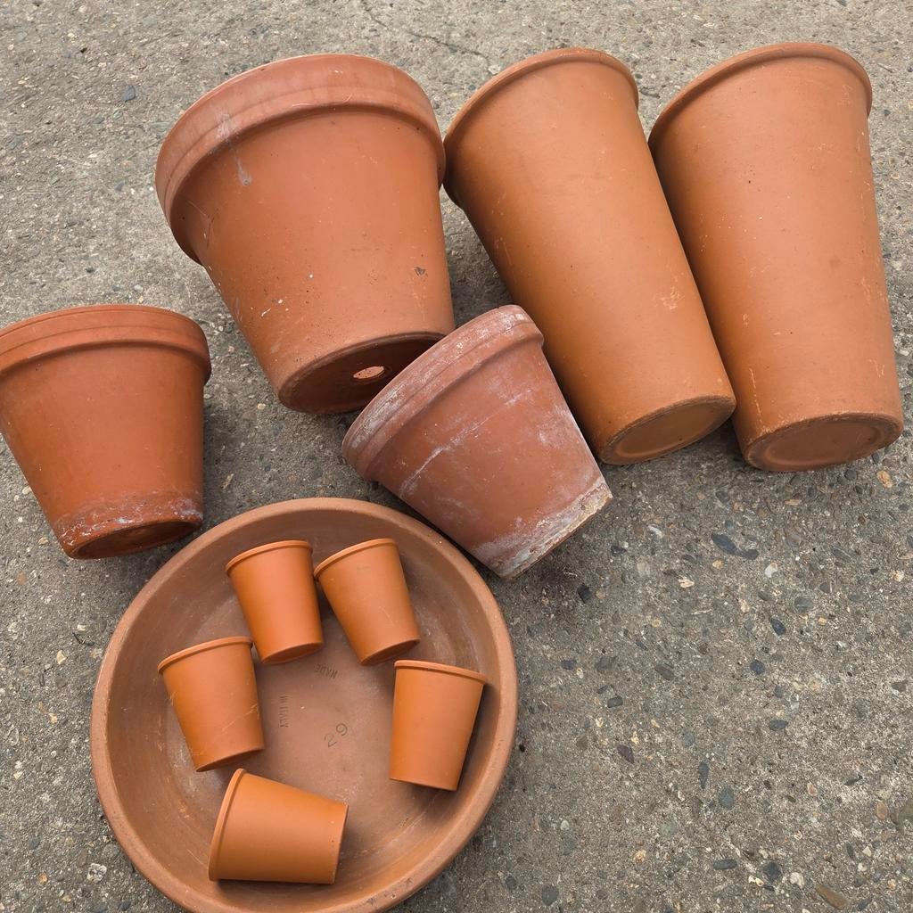 Terracotta bloempot Potten schotel terra cotta, Tuin en Terras, Bloempotten, Ophalen, Rond, Zo goed als nieuw, Balkon